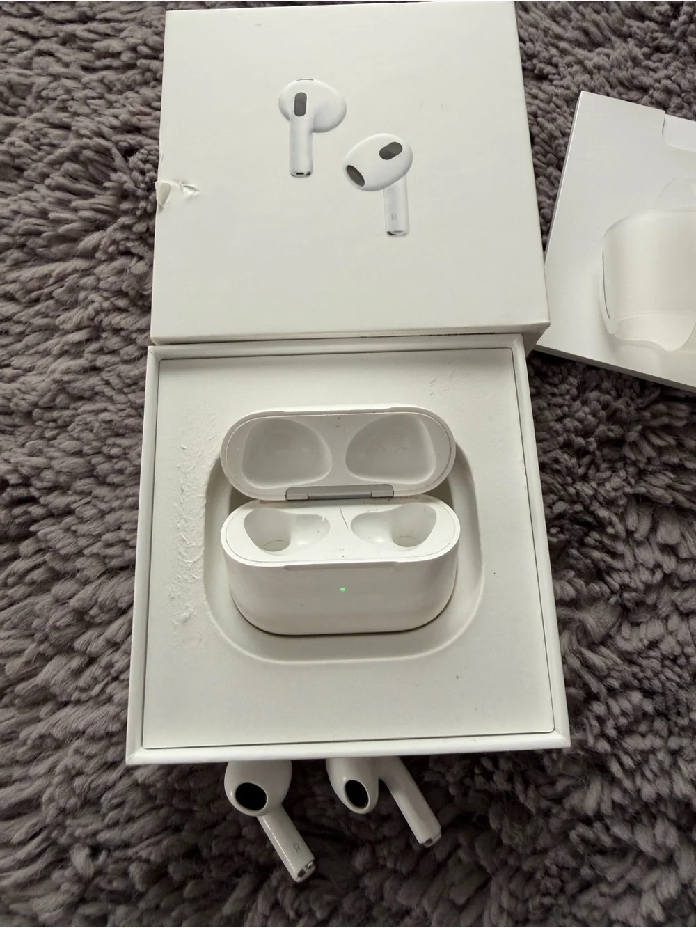 Apple White Wireless Earbuds with Charging Case